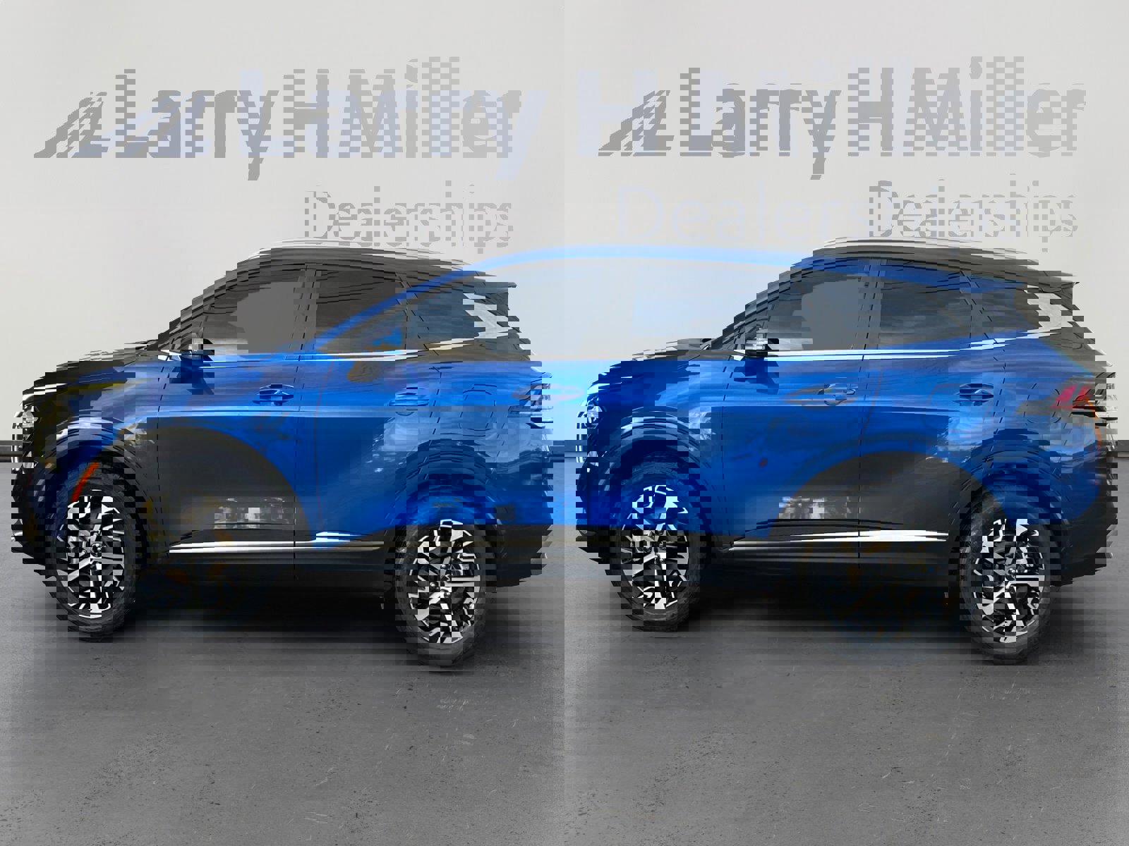 Used 2023 Kia Sportage EX image 3