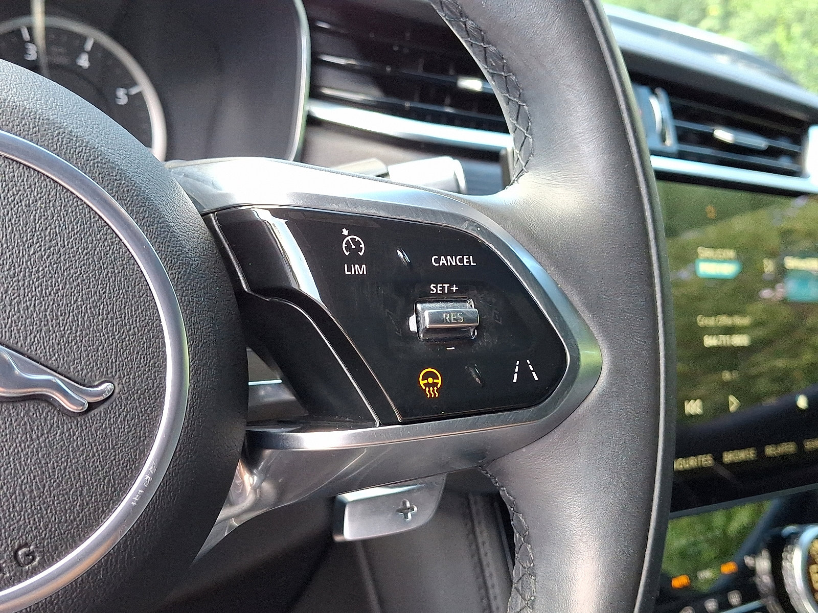 Used 2022 Jaguar F-PACE S image 21