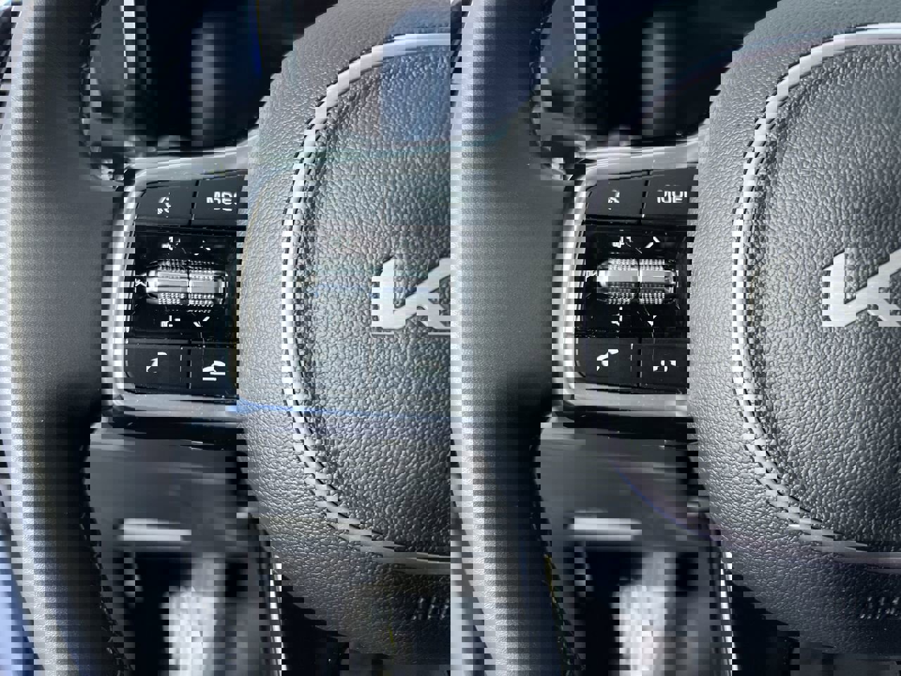 Certified 2023 Kia Sorento SX image 16