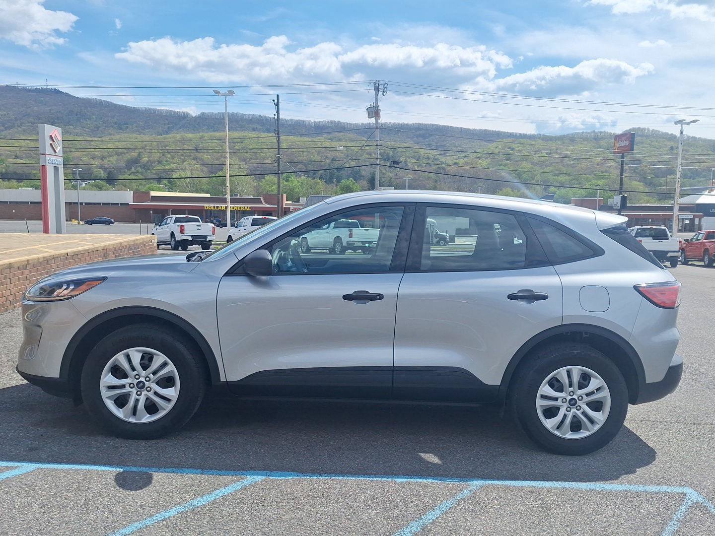 Used 2022 Ford Escape S AWD/4WD image 5