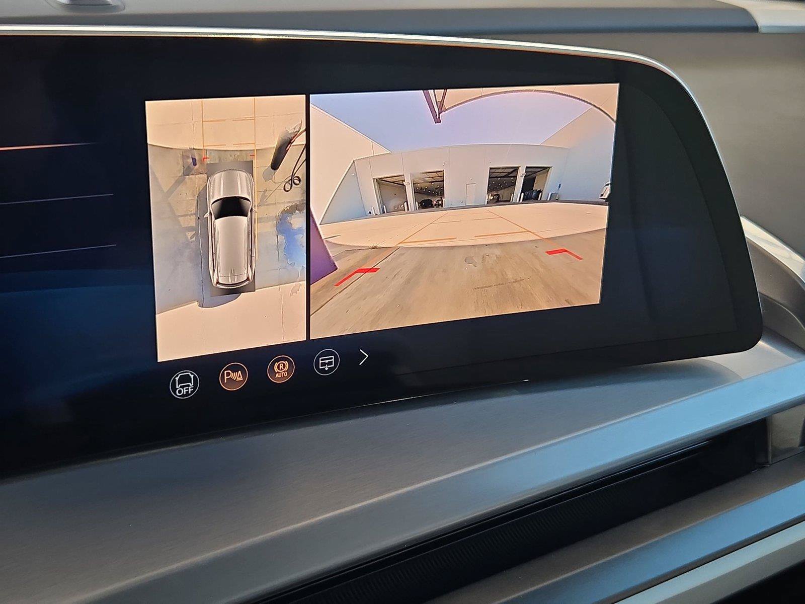Certified 2026 Cadillac Vistiq Luxury AWD/4WD image 19