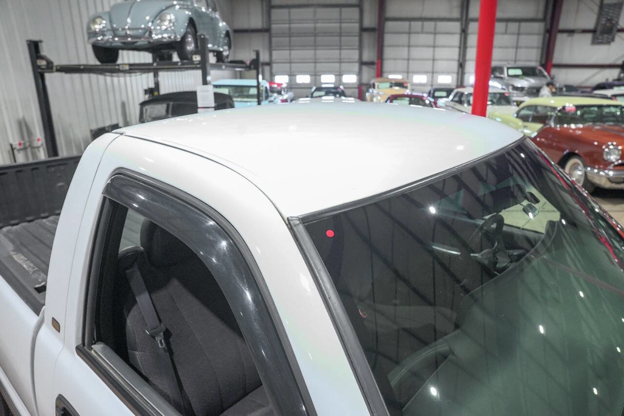 Used 2000 Chevrolet Silverado 1500 LS 2dr 4WD Standard Cab LB w/ Exterior Appearance Pkg image 19