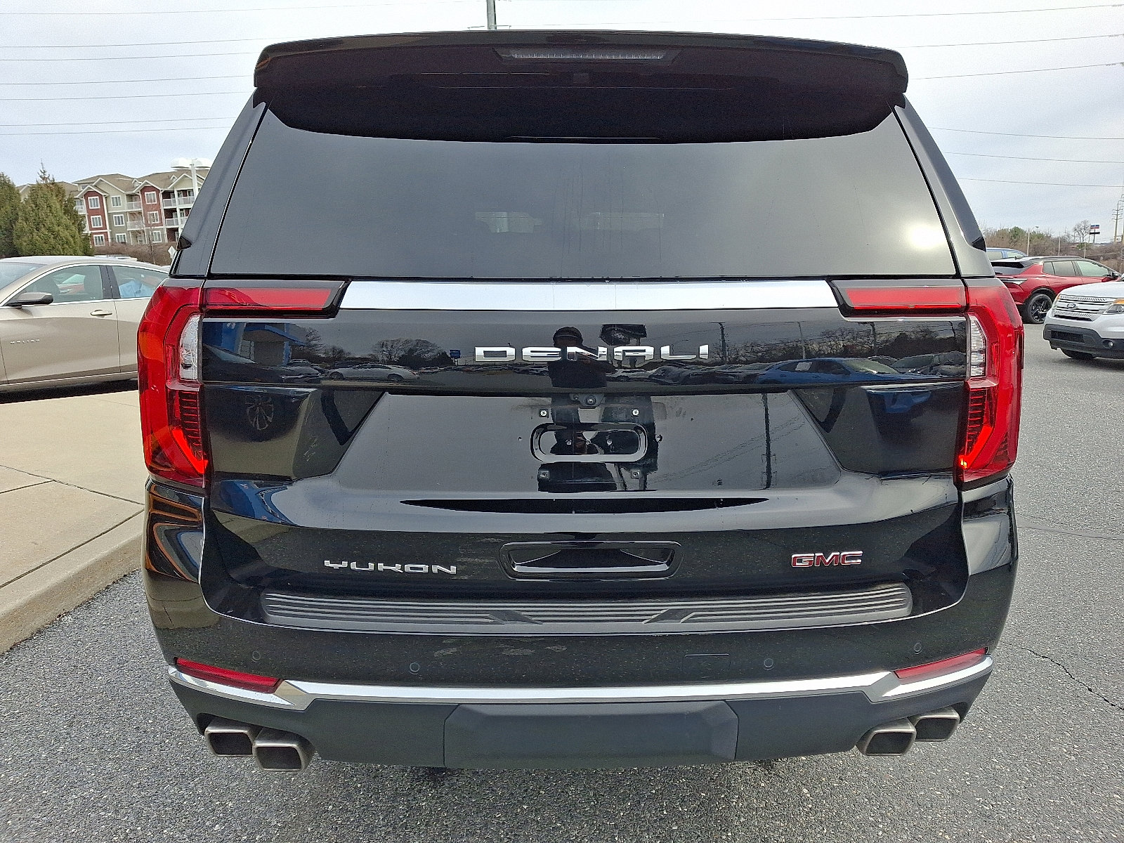 Certified 2025 GMC Yukon Denali image 6