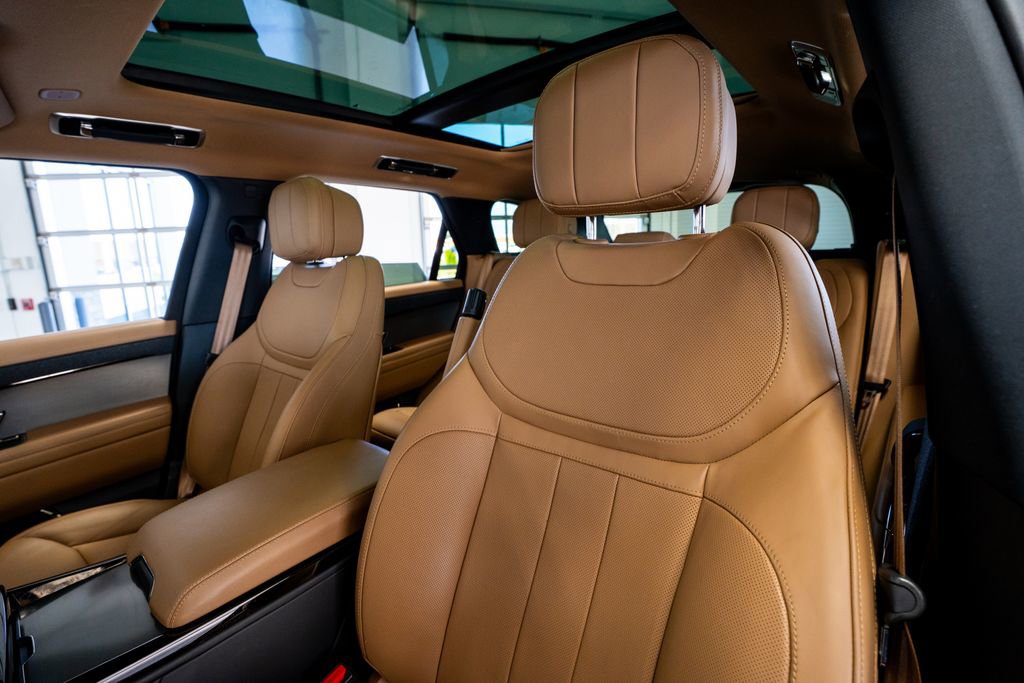 Used 2023 Land Rover Range Rover Sport SE image 37