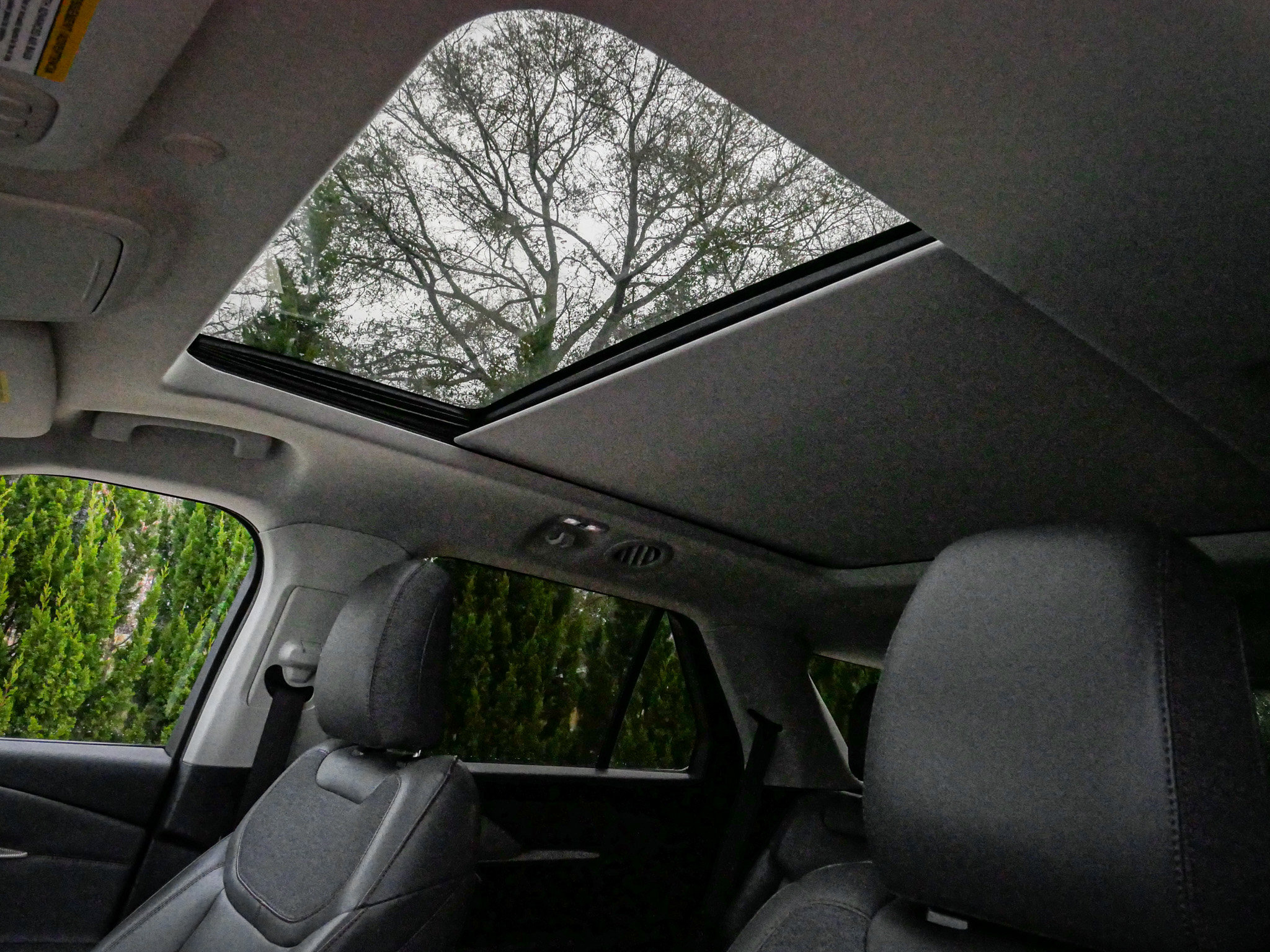 Used 2025 Ford Explorer Active w/ Active Comfort Package image 27