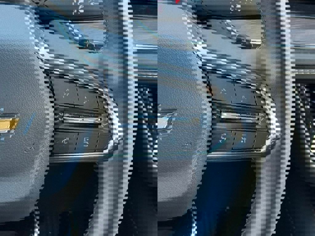 Used 2025 Chevrolet Suburban Premier image 28