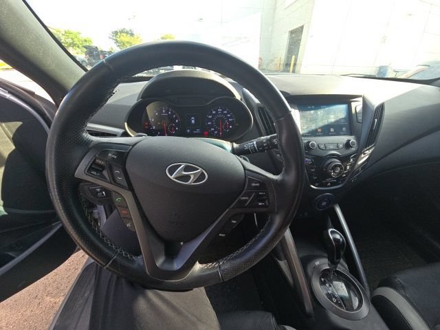 Used 2017 Hyundai Veloster Turbo FWD image 5