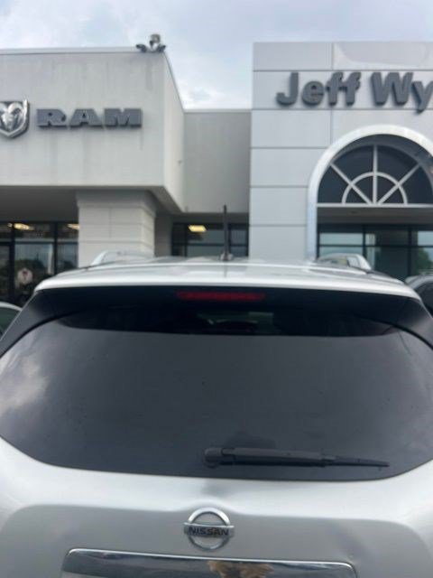 Used 2018 Nissan Pathfinder S AWD/4WD image 7