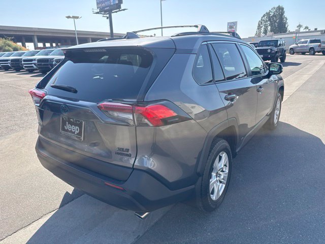 Used 2021 Toyota RAV4 XLE AWD/4WD image 6