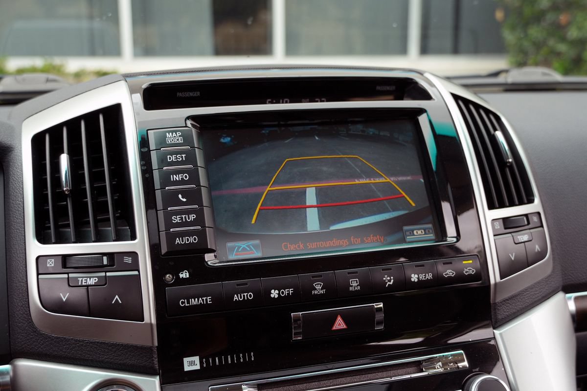Used 2015 Toyota Land Cruiser AWD/4WD image 37