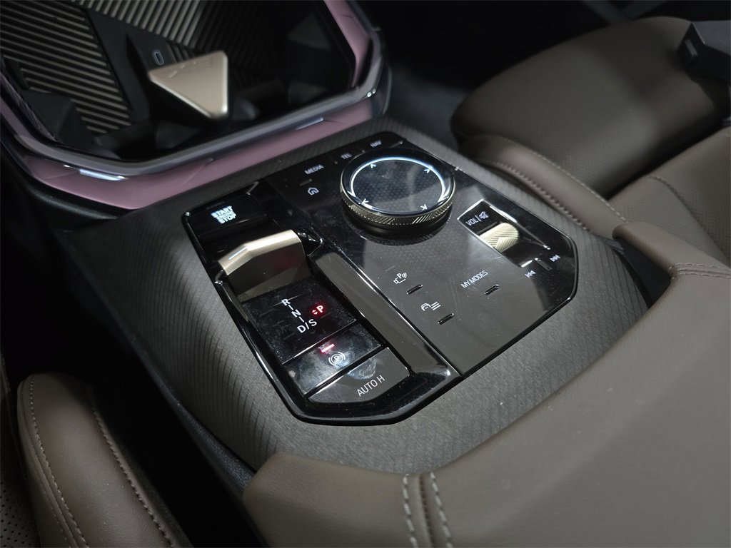 Certified 2025 BMW X3 xDrive30i w/ Convenience Package image 21