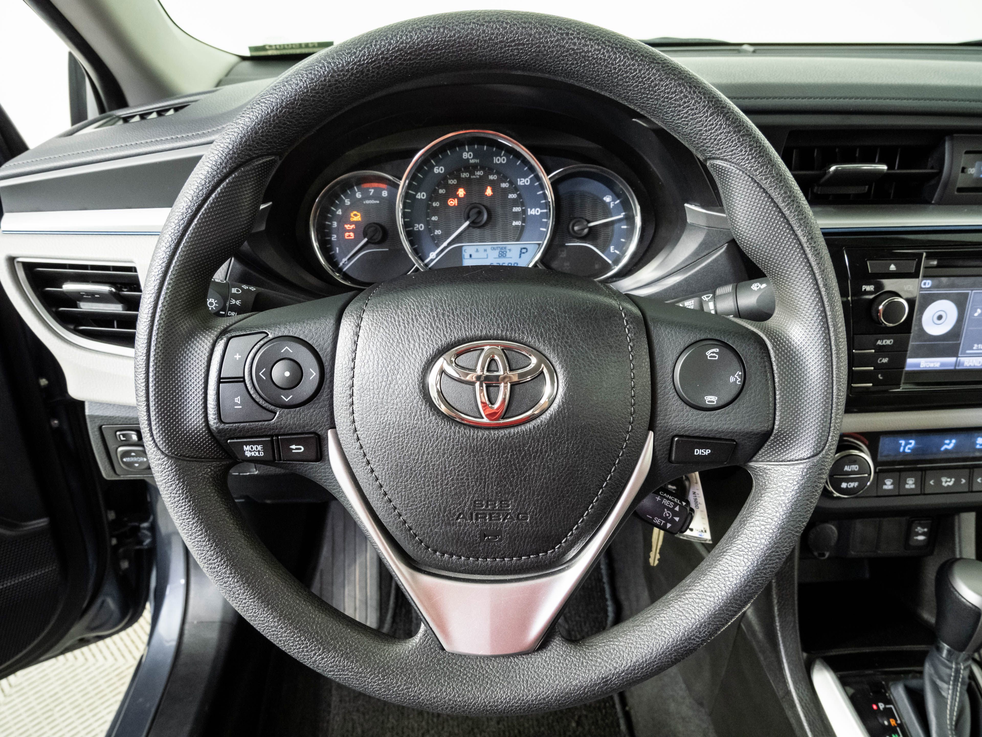 Used 2016 Toyota Corolla LE FWD image 8