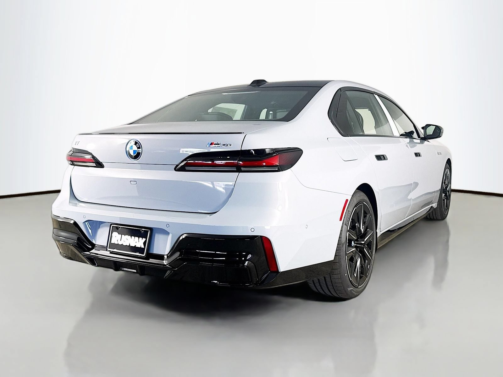 New 2026 BMW i7 xDrive60 w/ Executive Package AWD/4WD image 7