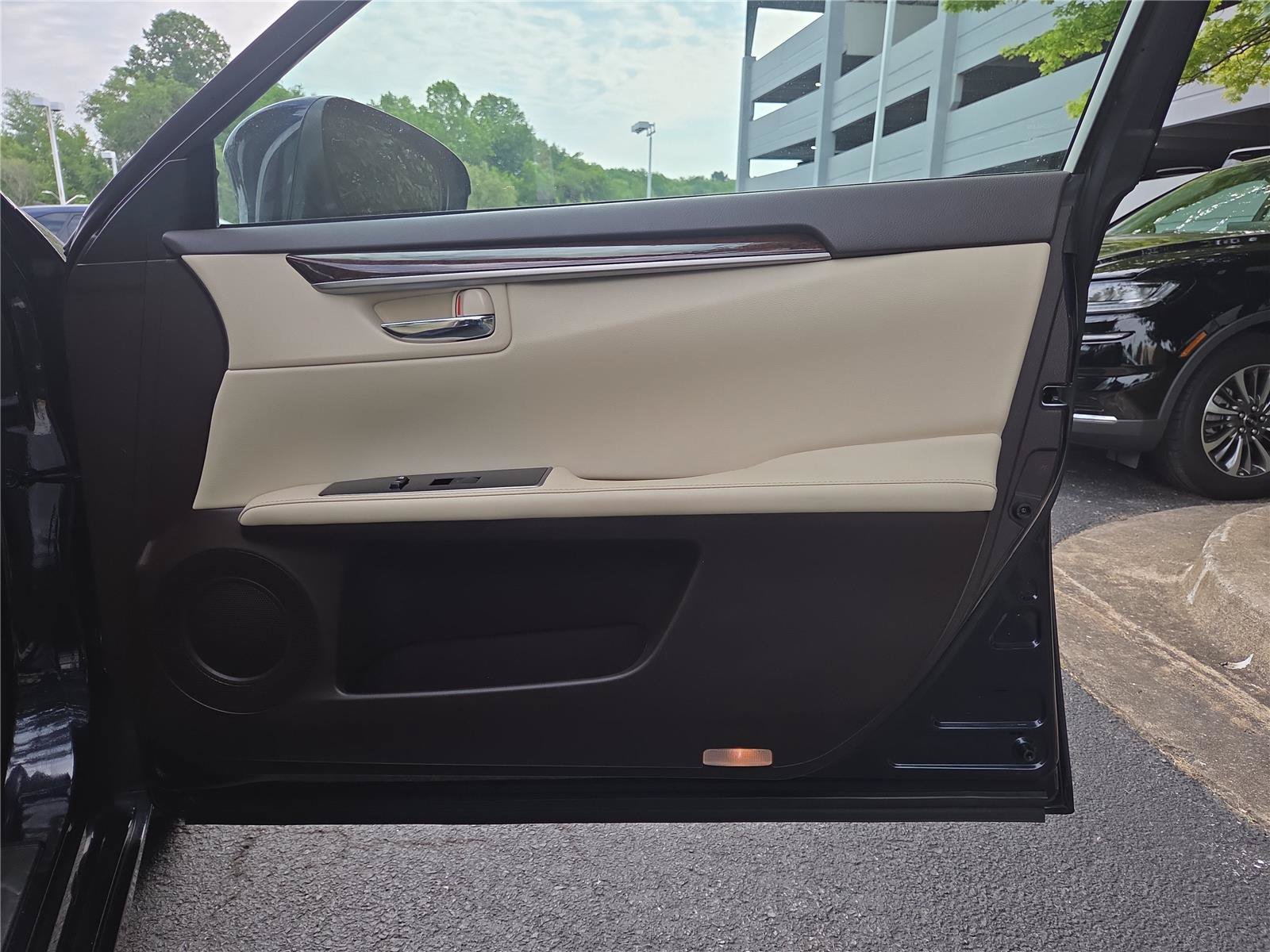 Used 2017 Lexus ES 350 w/ Navigation System Package FWD image 27