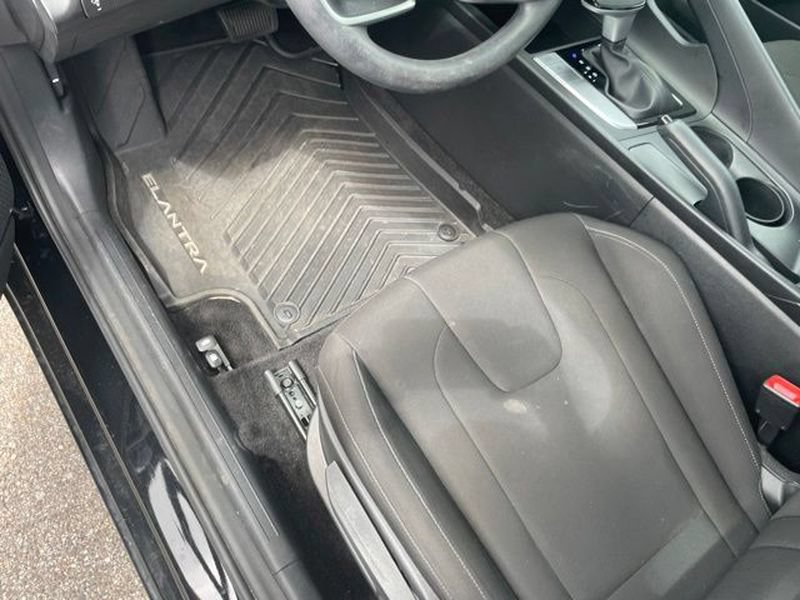 Used 2023 Hyundai Elantra SEL FWD image 27