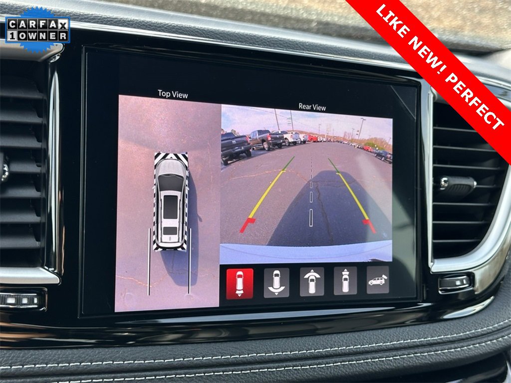 Used 2025 Chrysler Pacifica Select image 5