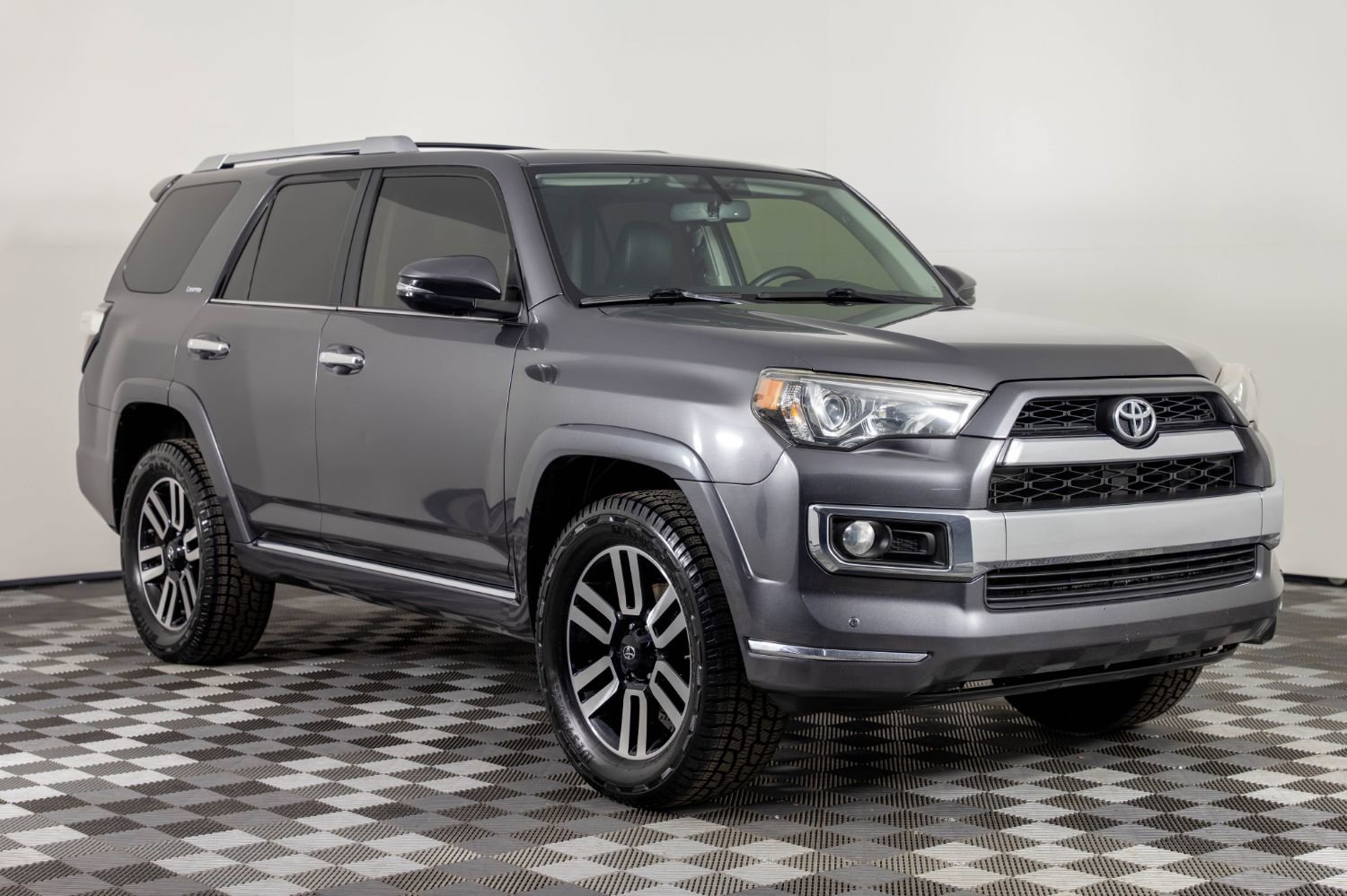 Used 2015 Toyota 4Runner Limited AWD/4WD image 11
