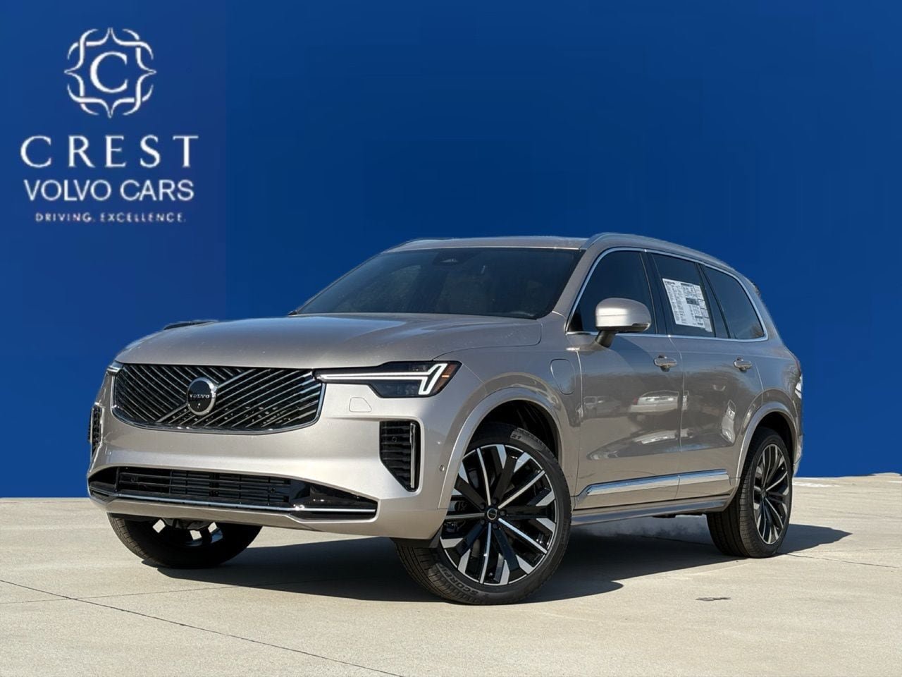 New 2026 Volvo XC90 T8 Plus w/ Protection Package Premier video 1