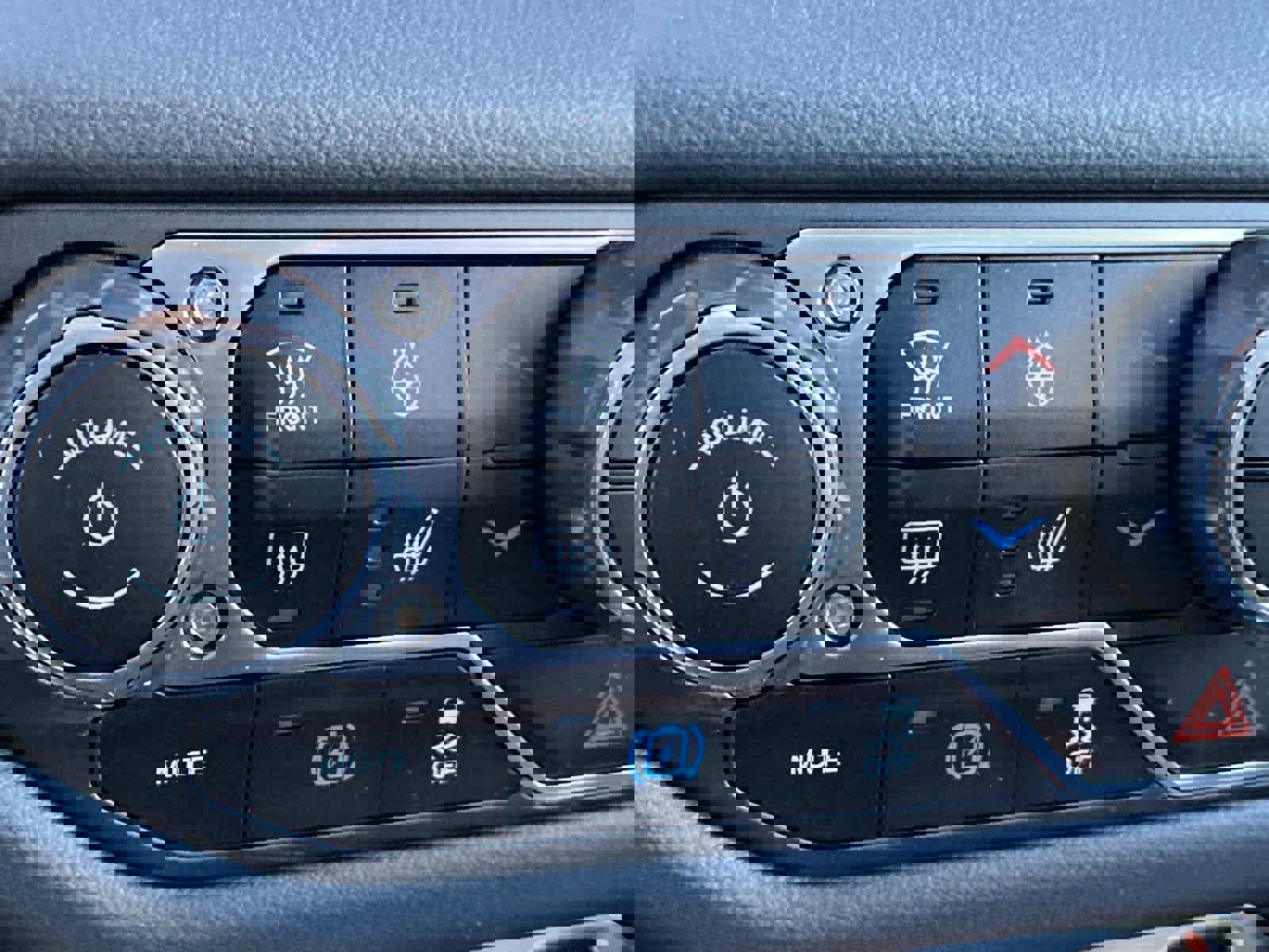 Used 2024 Jeep Wrangler Sahara w/ Technology Group image 32