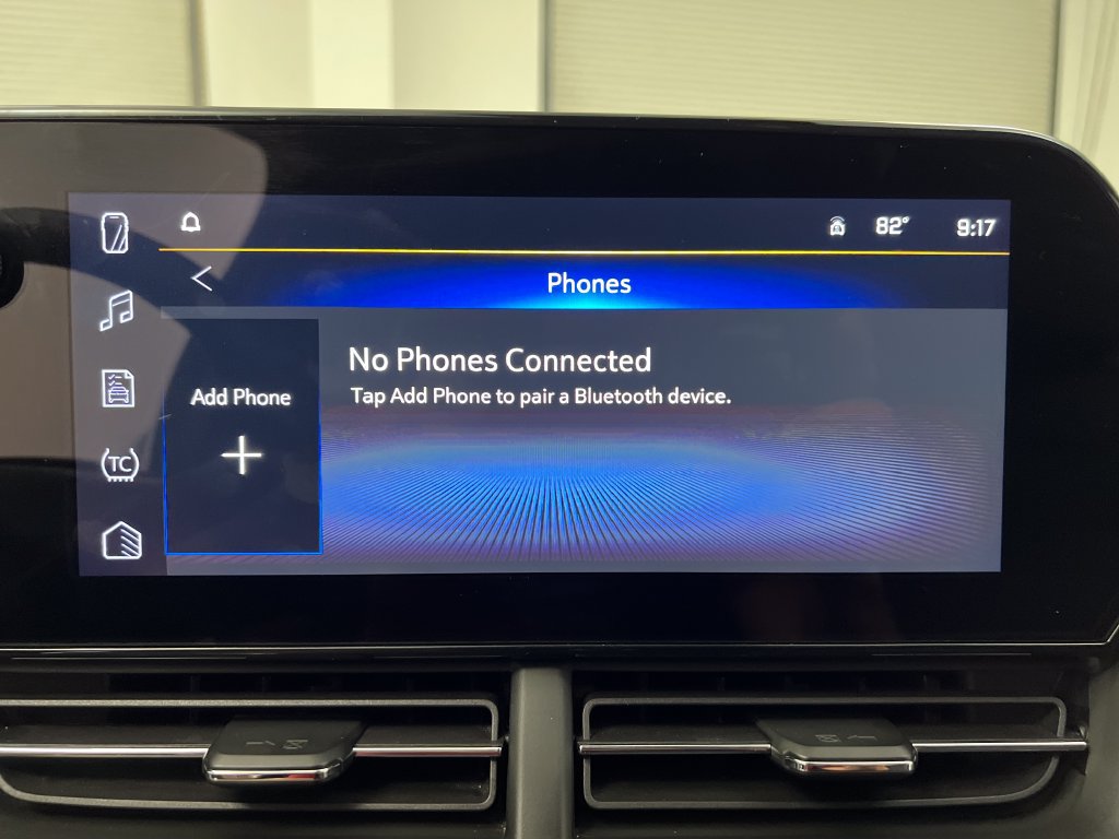 Used 2025 Chevrolet Trax LT FWD image 58