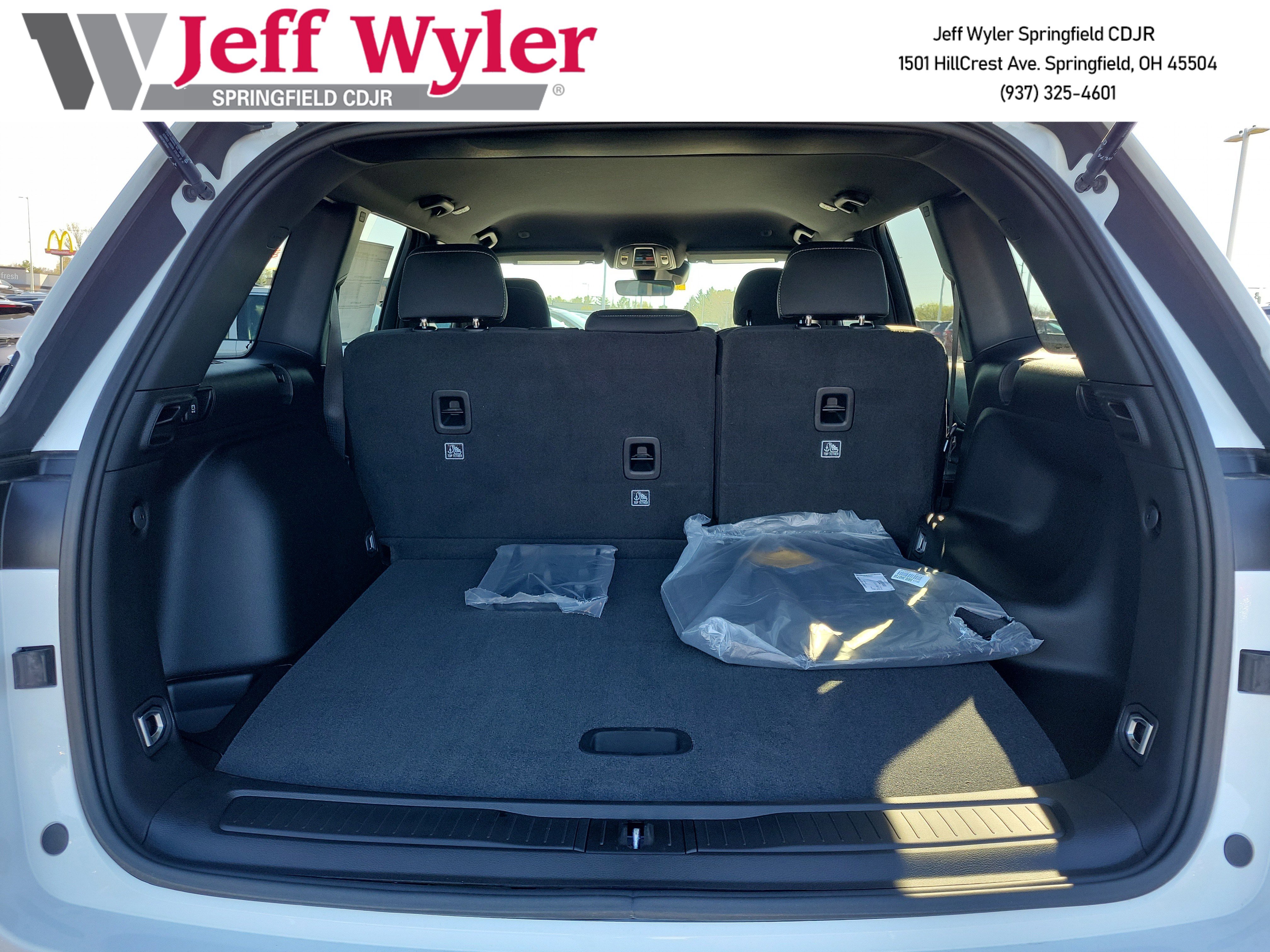 New 2026 Jeep Grand Cherokee Laredo image 5