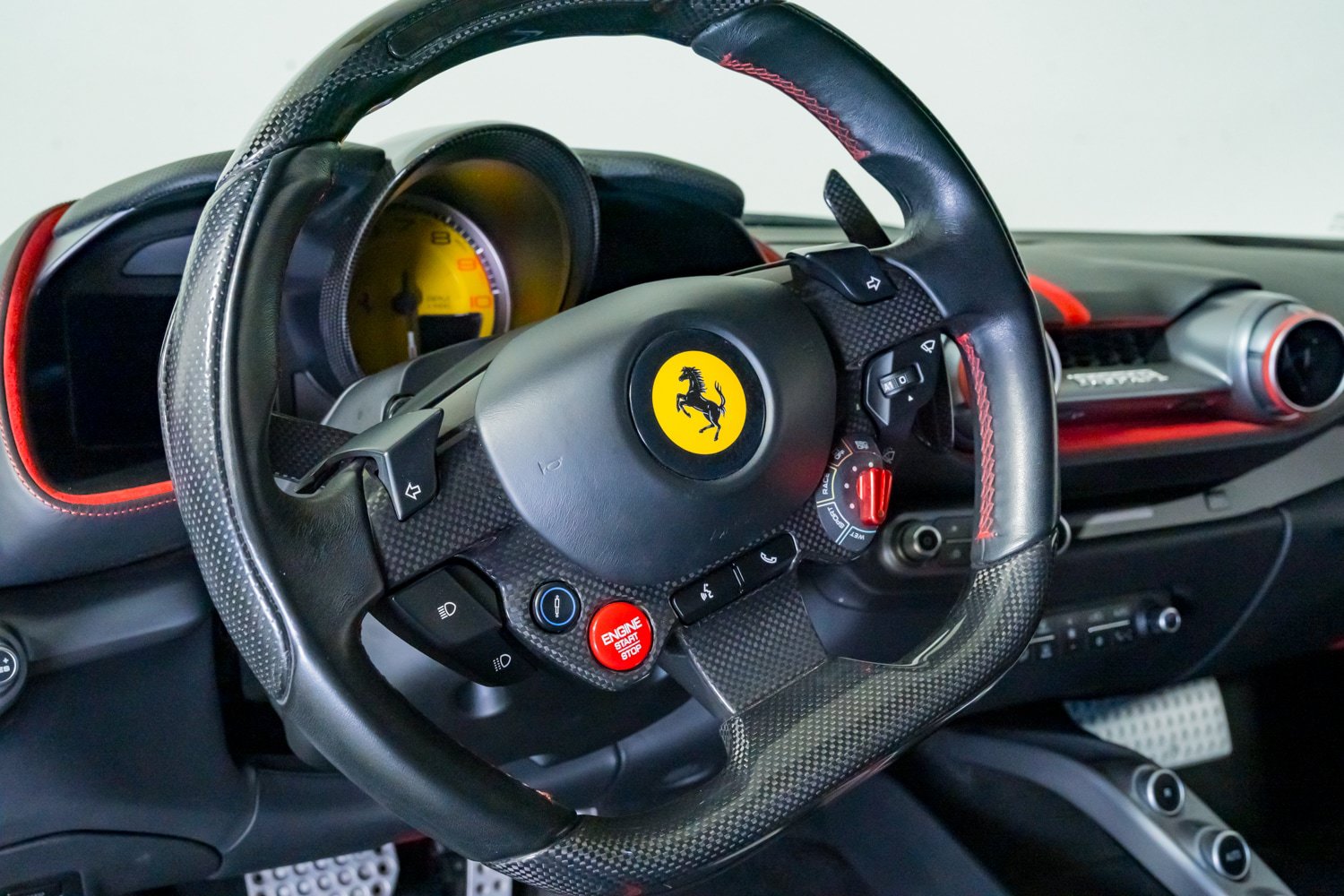 Used 2018 Ferrari 812 Superfast RWD image 20