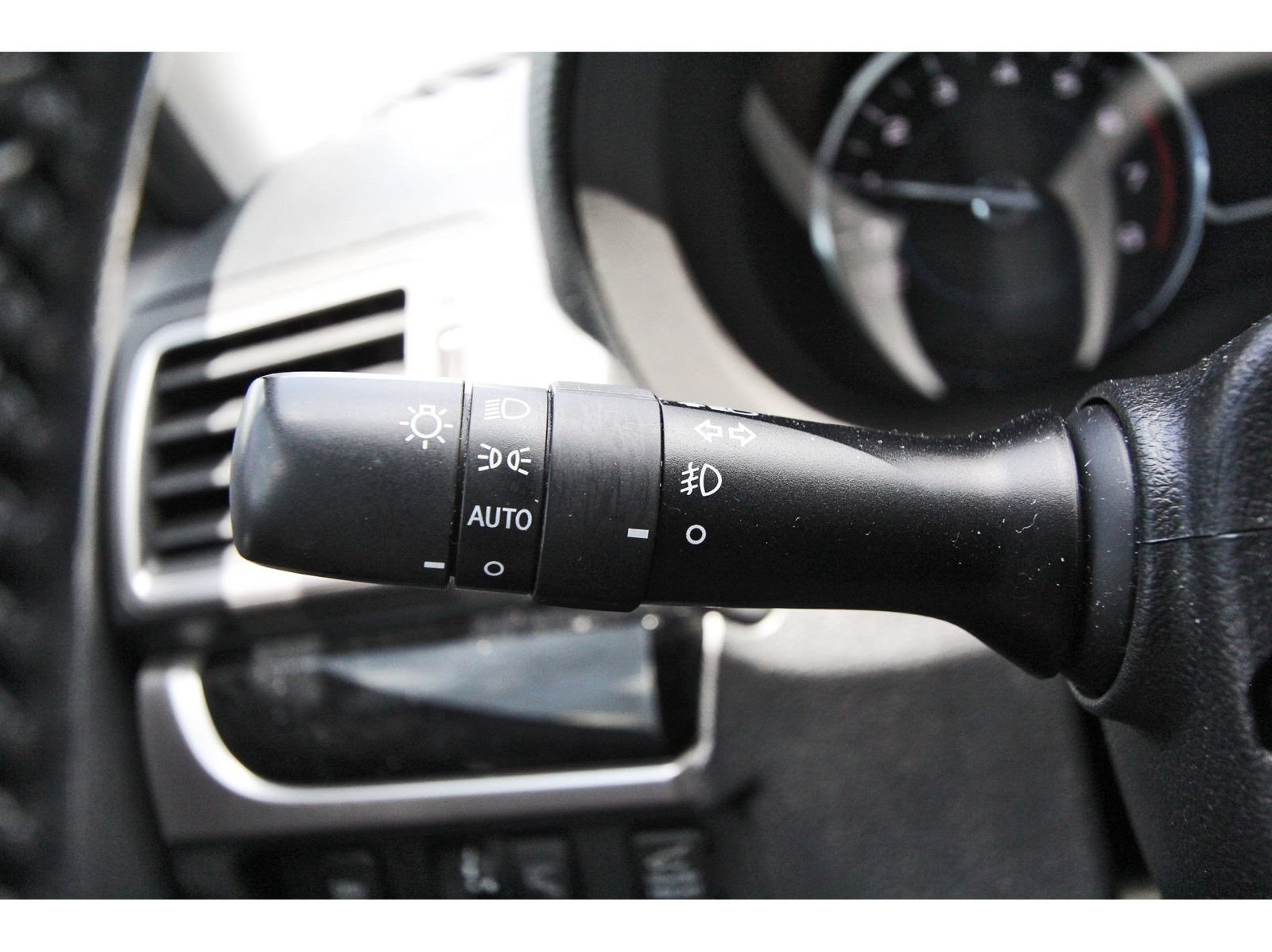 Used 2017 Subaru Forester 2.5i Touring AWD/4WD image 17