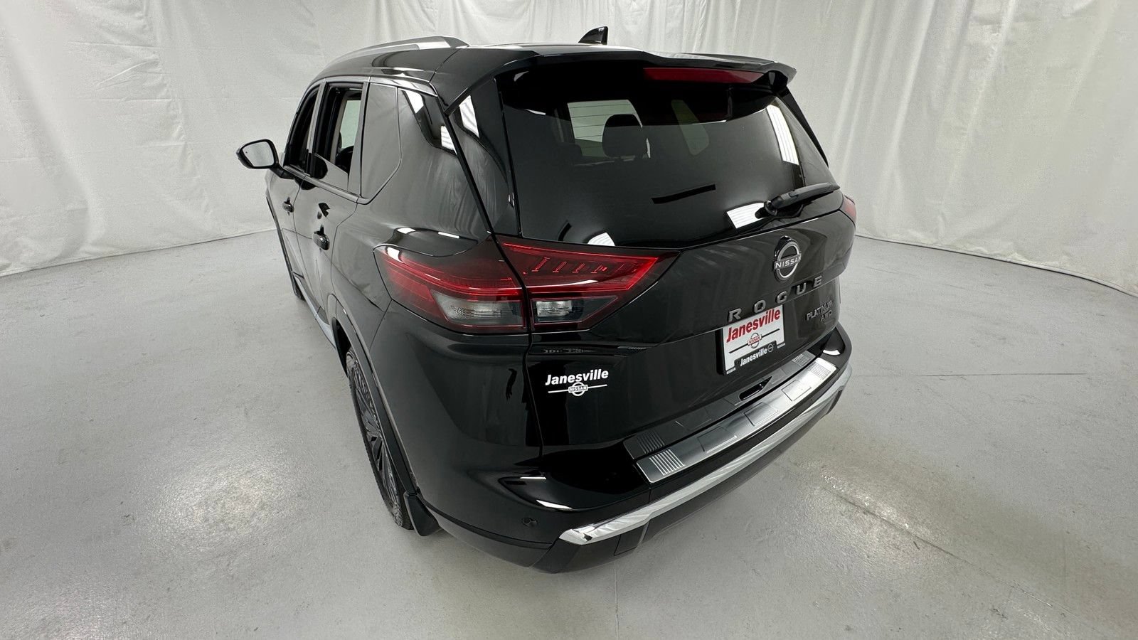 Certified 2026 Nissan Rogue Platinum w/ Platinum Premium Package AWD/4WD image 5
