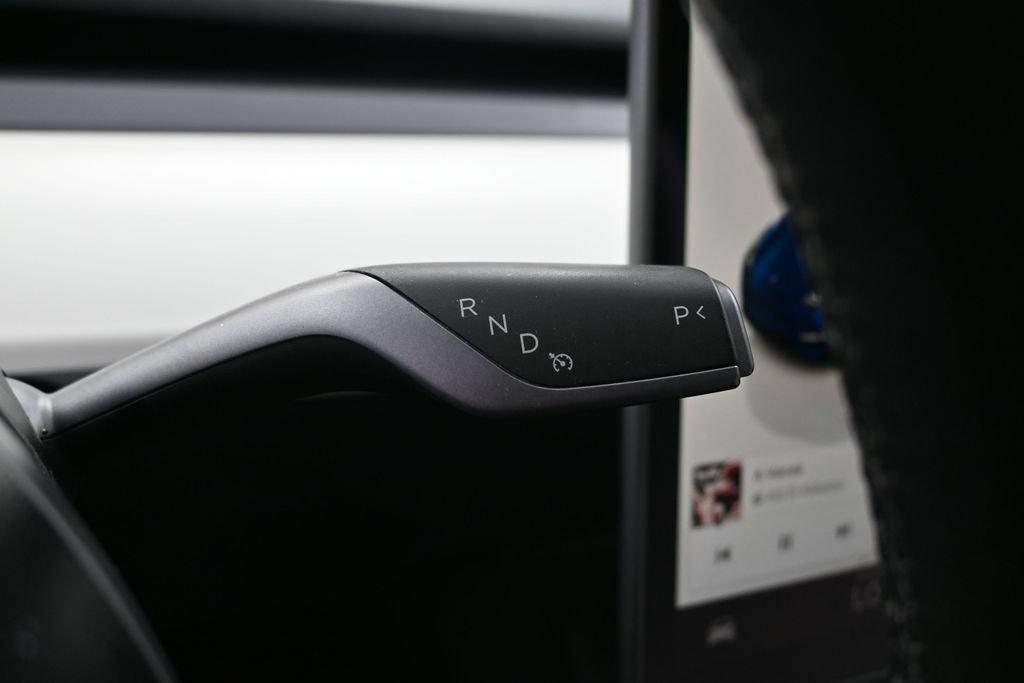 Used 2024 Tesla Model Y 2WD image 23