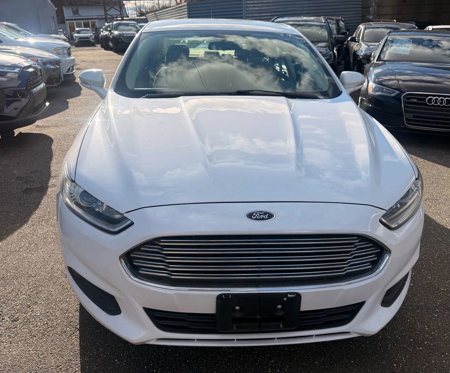 Used 2014 Ford Fusion SE image 2