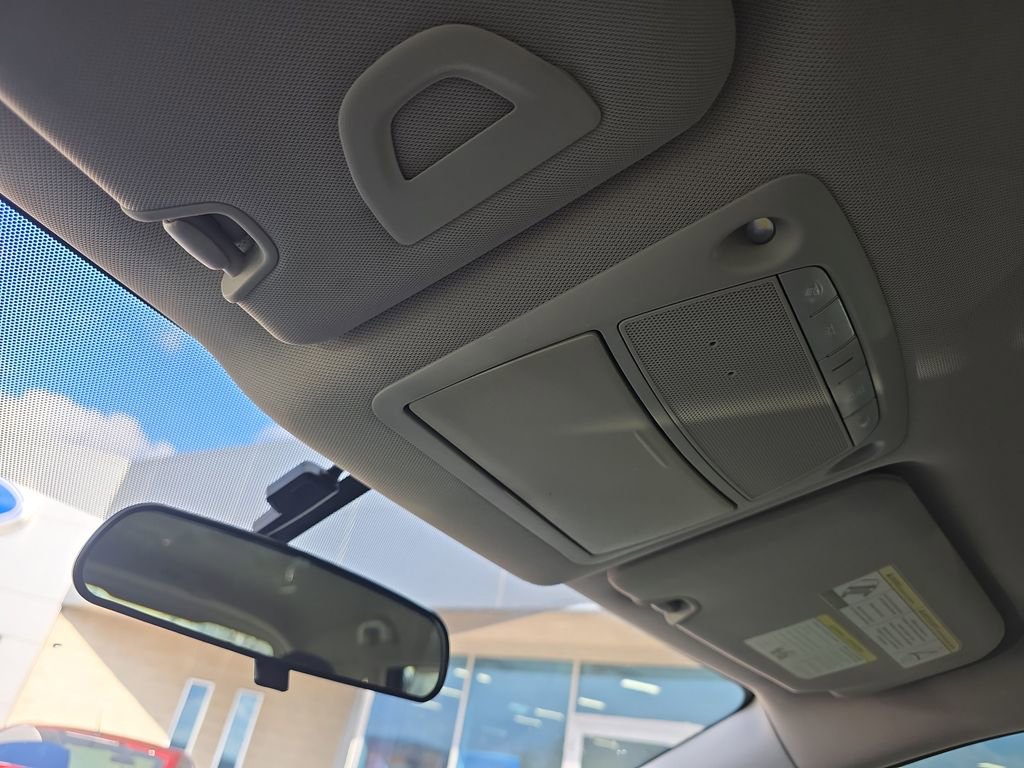 Used 2018 Nissan Rogue S image 33