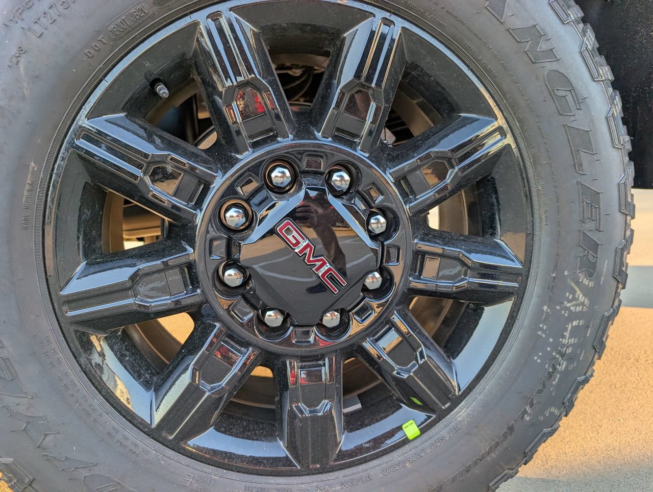 New 2026 GMC Sierra 2500 AT4 w/ AT4 Premium Plus Package AWD/4WD image 6