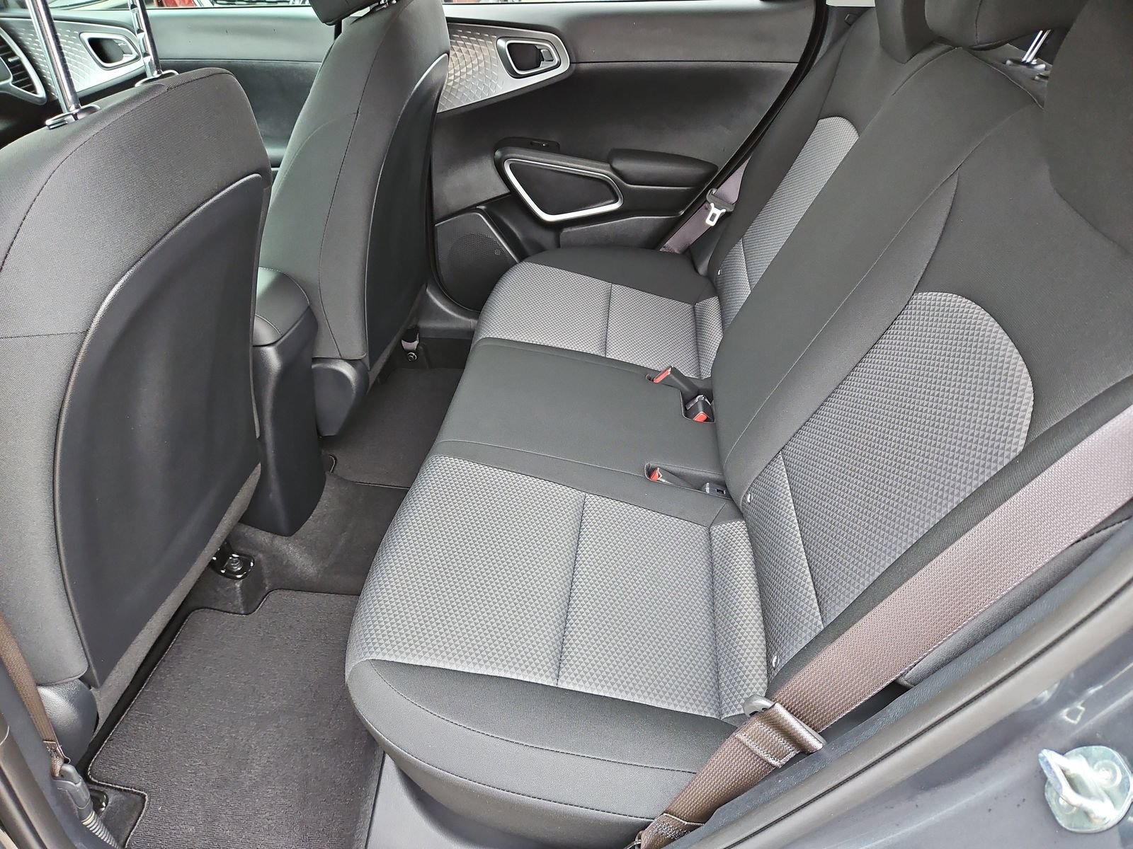 Used 2025 Kia Soul LX w/ LX Technology Package FWD image 18
