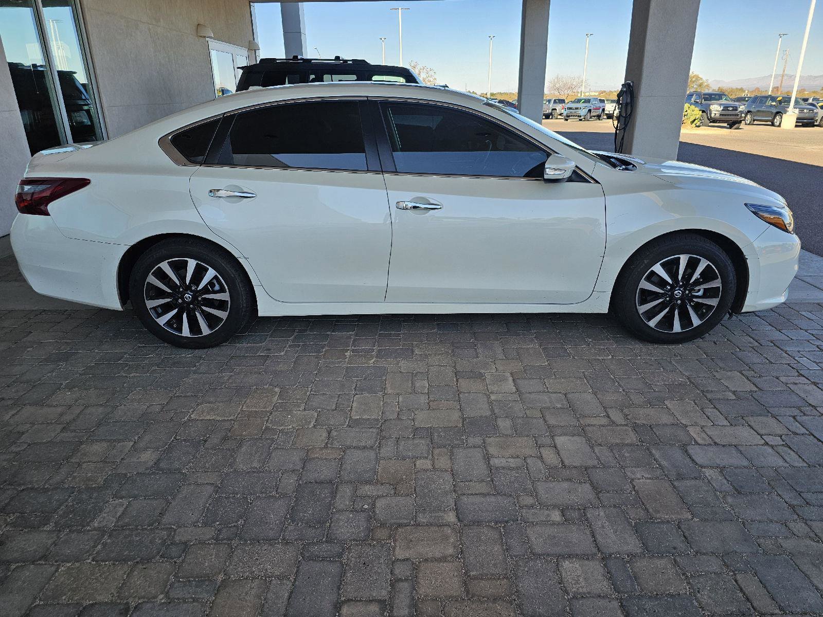 Used 2018 Nissan Altima 2.5 SL w/ 2.5 SL Technology Package image 9