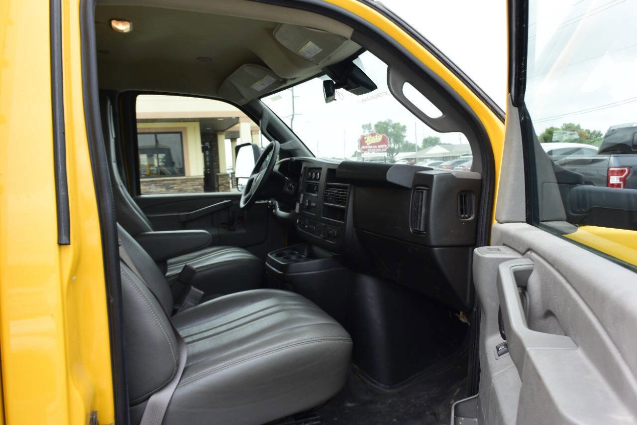Used 2021 GMC Savana 3500 Extended w/ Power Convenience Package image 26