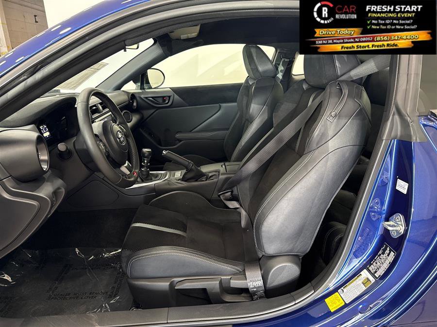 Used 2023 Toyota GR86 Premium w/ ALL Weather Mat Package (TMS) RWD image 12