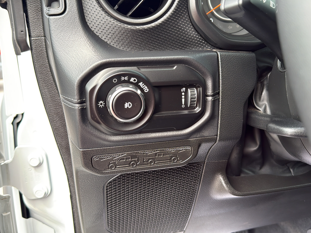 Certified 2026 Jeep Wrangler Unlimited Rubicon AWD/4WD image 21