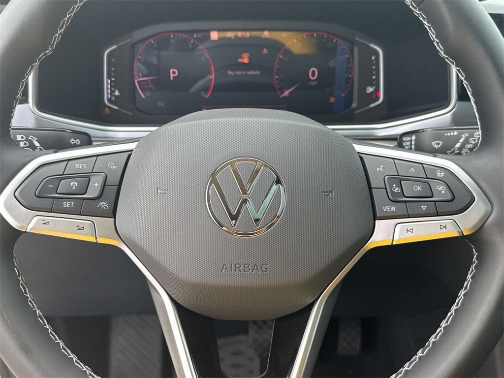 Used 2025 Volkswagen Taos SEL AWD/4WD image 18