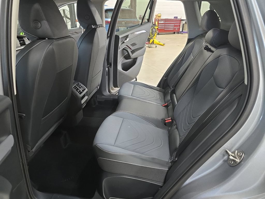 New 2026 Volkswagen Tiguan SE AWD/4WD image 16