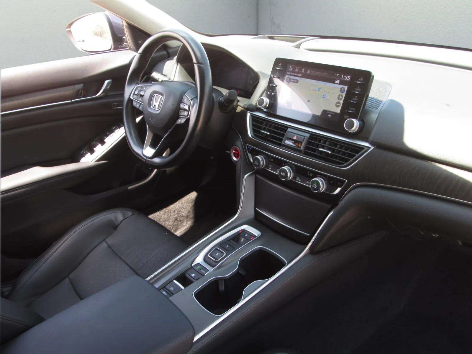 Used 2021 Honda Accord Touring image 10