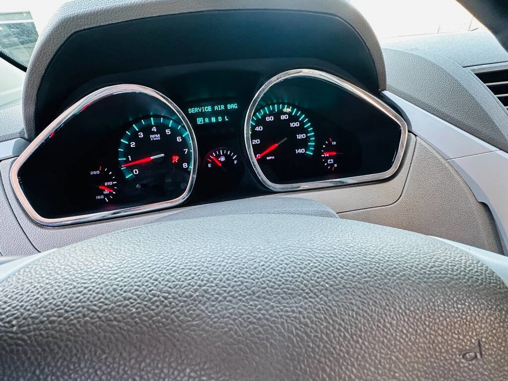 Used 2009 Chevrolet Traverse LT image 16