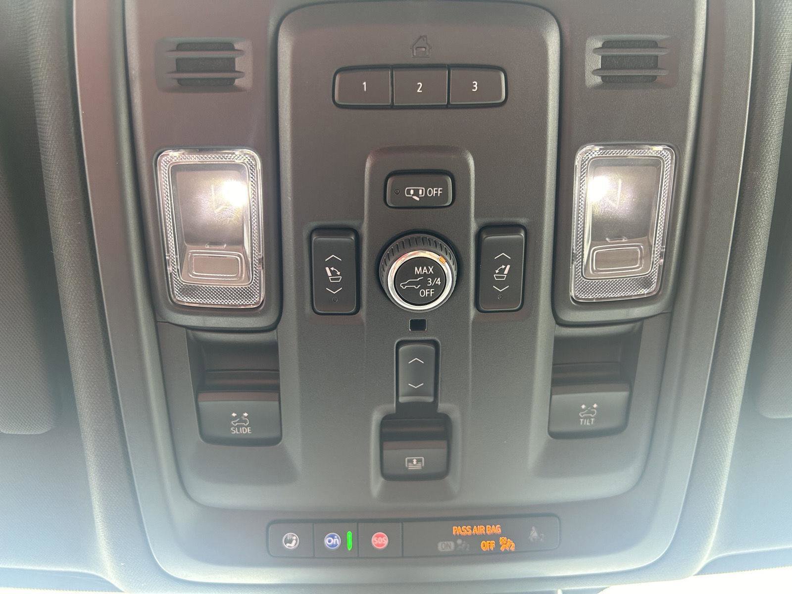 Used 2023 GMC Yukon Denali Ultimate image 31