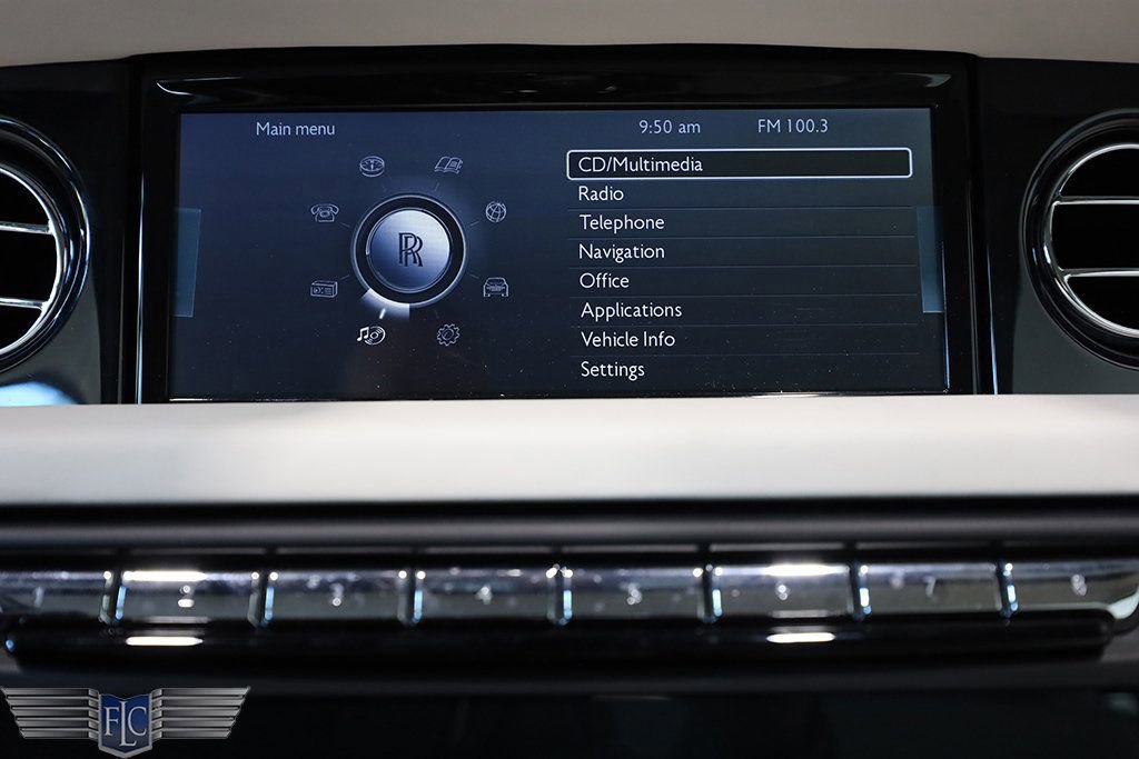 Used 2017 Rolls-Royce Phantom Drophead Coupe image 35