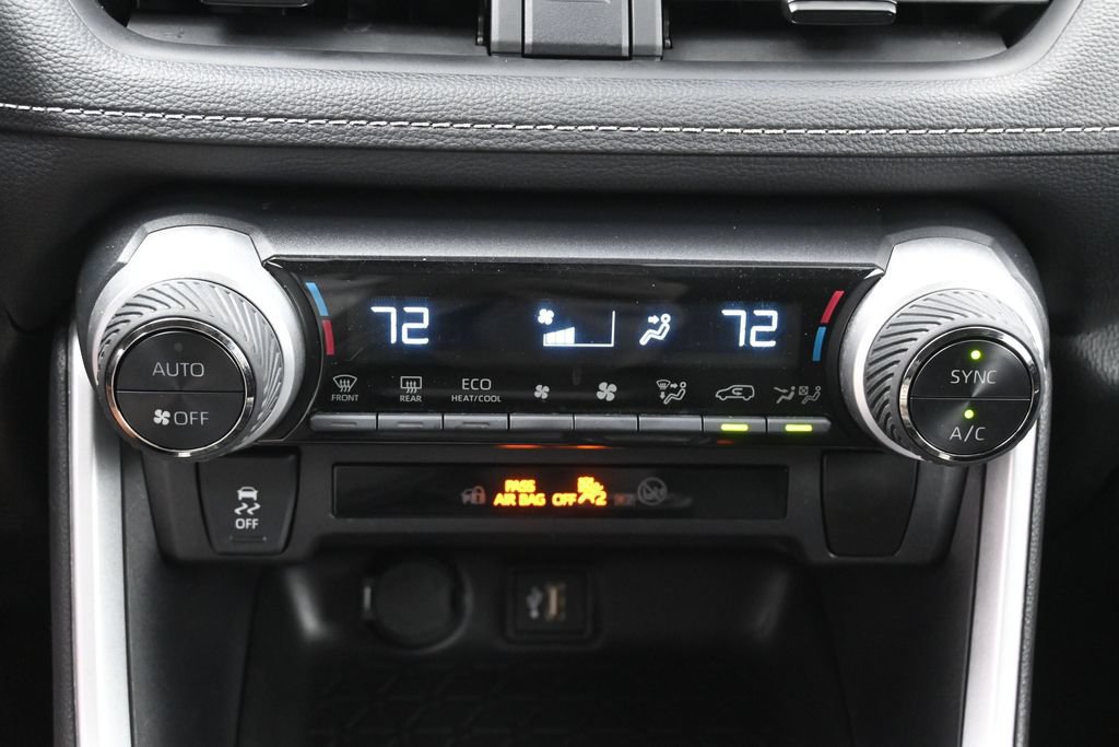 Used 2025 Toyota RAV4 LE AWD/4WD image 21