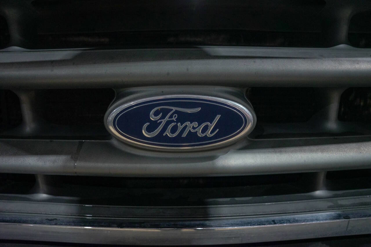 Used 1999 Ford F350 Lariat image 21