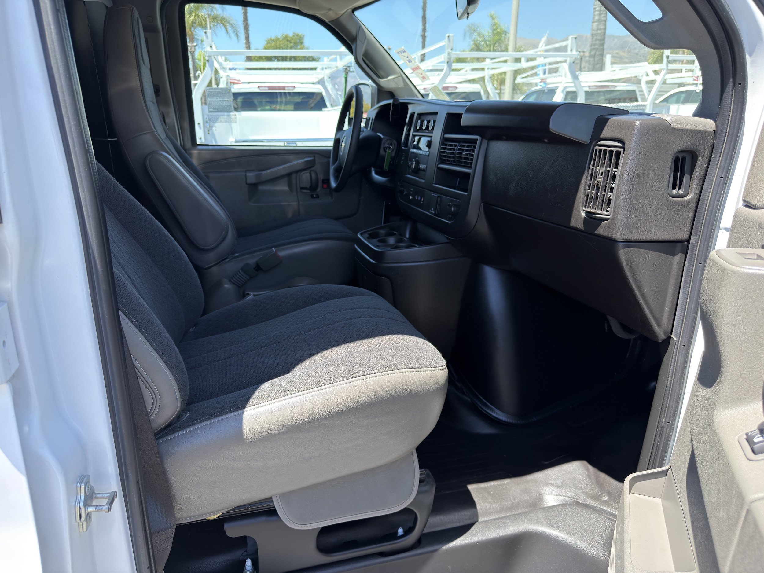 Used 2024 Chevrolet Express 2500 w/ Driver Convenience Package RWD image 10