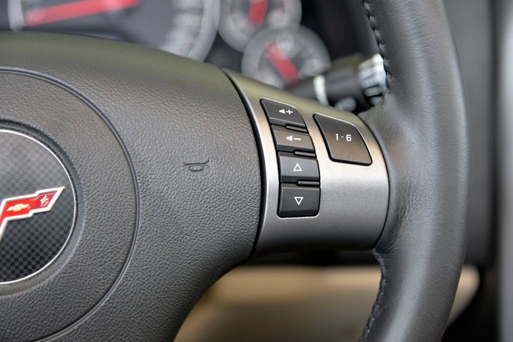 Used 2007 Chevrolet Corvette Coupe w/ Preferred Equipment Group RWD image 22