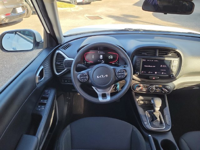 Used 2024 Kia Soul LX w/ LX Technology Package FWD image 10