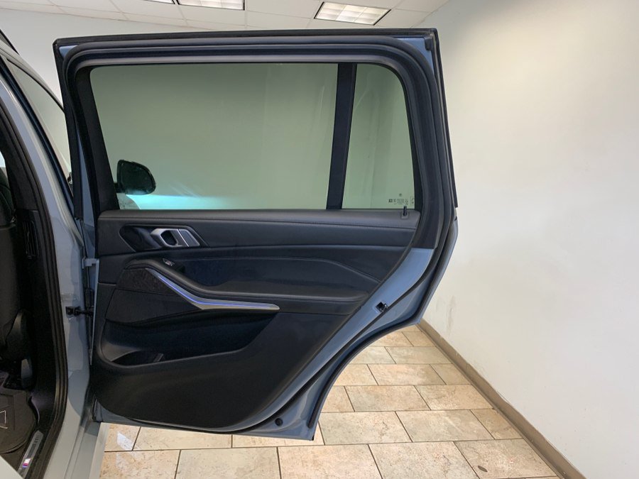 Used 2025 BMW X7 xDrive40i w/ M Sport Package AWD/4WD image 73