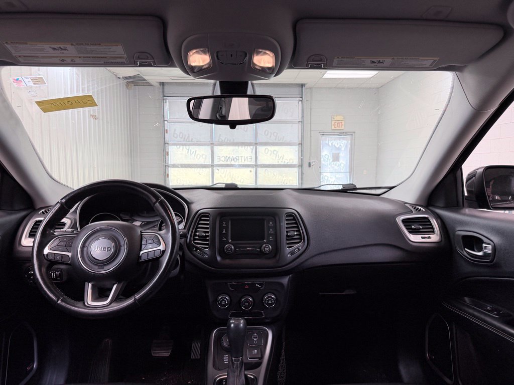Used 2017 Jeep Compass Latitude w/ Safe & Security Group AWD/4WD image 29